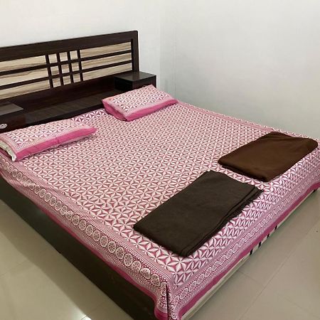 Sriram Homestay 01 Km To Sri Ram Mandir Ayodhya Buitenkant foto