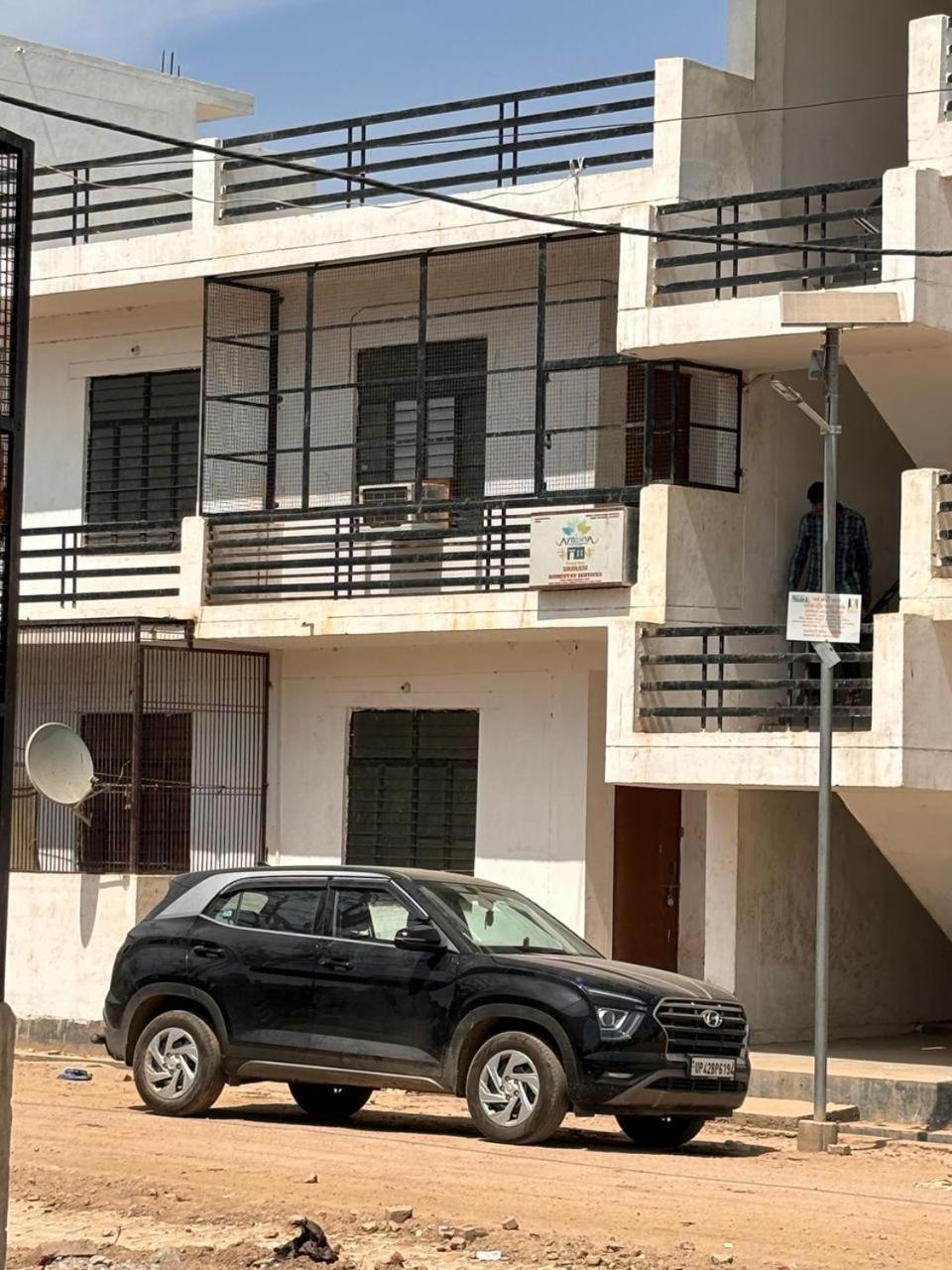 Sriram Homestay 01 Km To Sri Ram Mandir Ayodhya Buitenkant foto