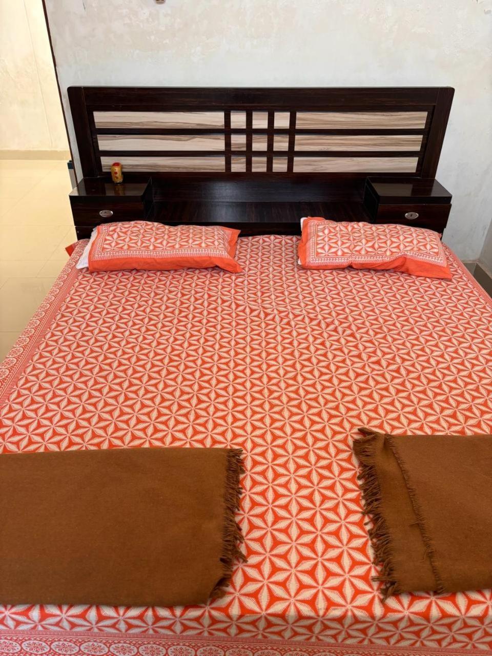 Sriram Homestay 01 Km To Sri Ram Mandir Ayodhya Buitenkant foto